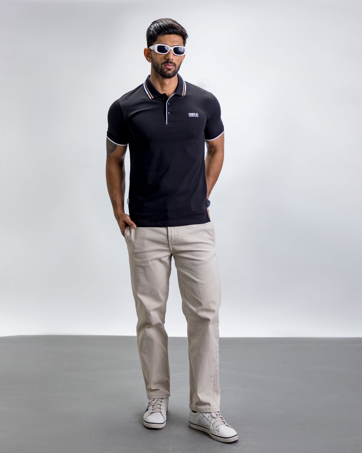 Classic black with contrast collar polo t-shirt